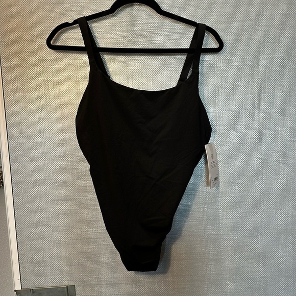 NWT! Athleta Black Hermosa One Piece Swimsuit - Size M - Picture 2 of 8